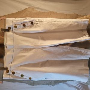 Size L Liz Claiborne white capris bermuda woven fabric gold button detail #0079